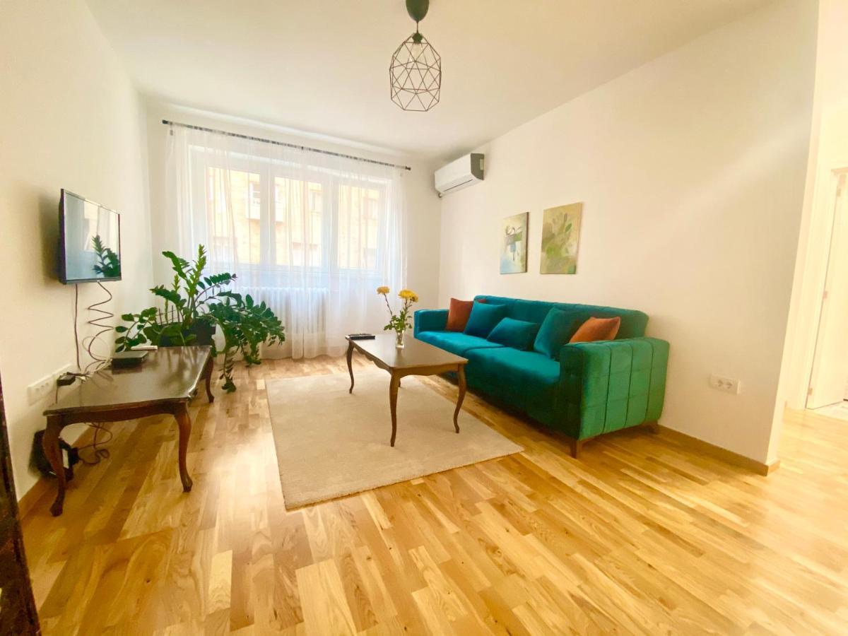 Ferienwohnung Uptown Girl Belgrad Exterior foto